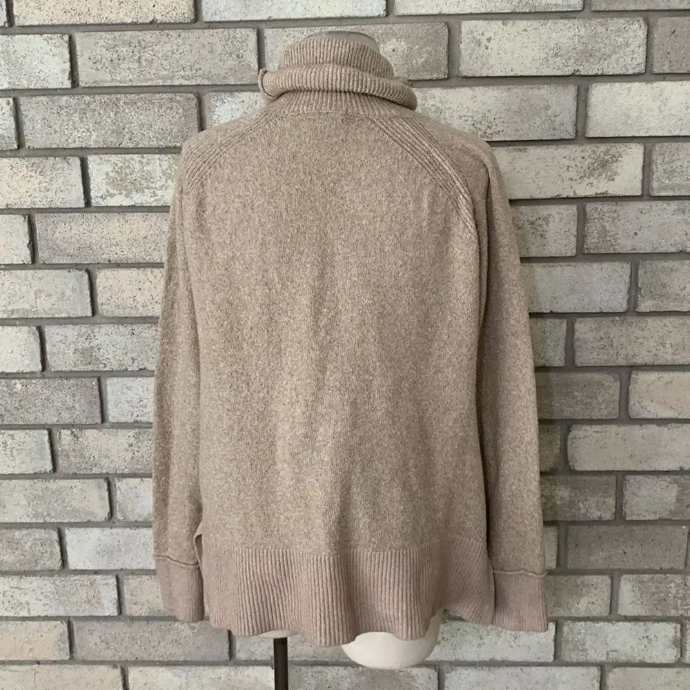 3for$20 sweater medium - Picture 2 of 3